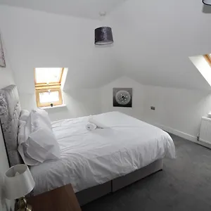 Holden Court 5 West Drayton (Middlesex)