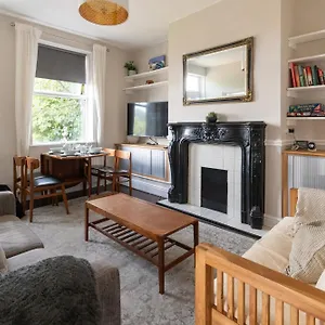 Host & - Argie House Leeds (West Yorkshire)